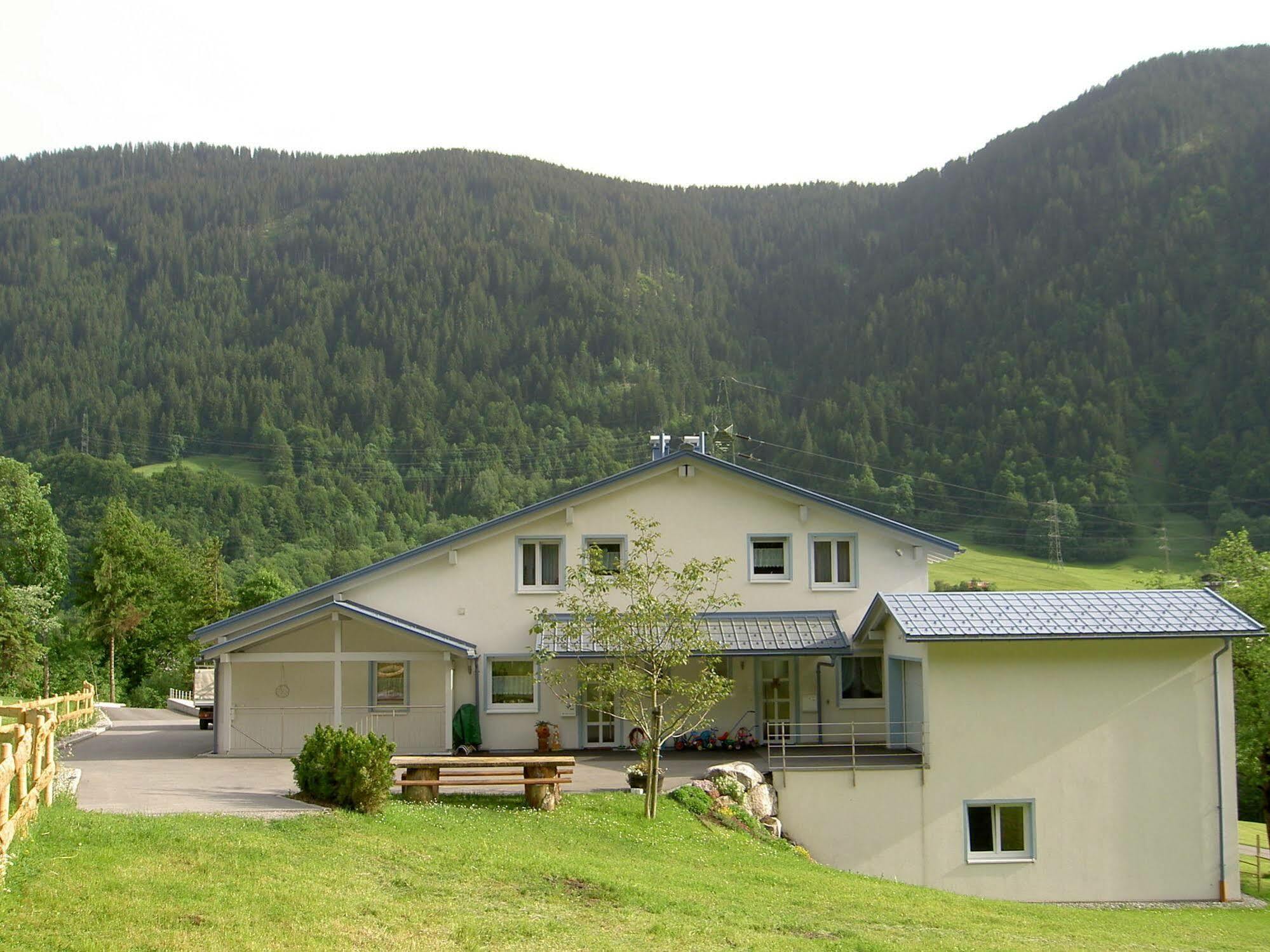 Ferienwohnung Haus Röcken Dalaas Exterior foto